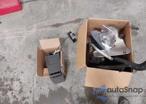 2000 Saab 9-3 z USA, uszkodzony, nr VIN YS3DD55H1Y2042493